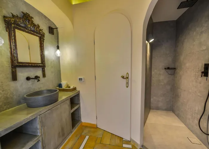 Magnificent Santorini 3 Bedrooms Royal Beautiful Caldera View *