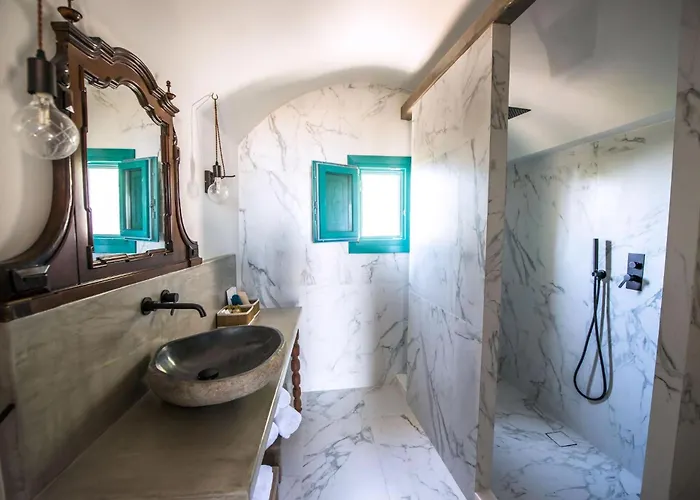 Magnificent Santorini 3 Bedrooms Royal Beautiful Caldera View Oia