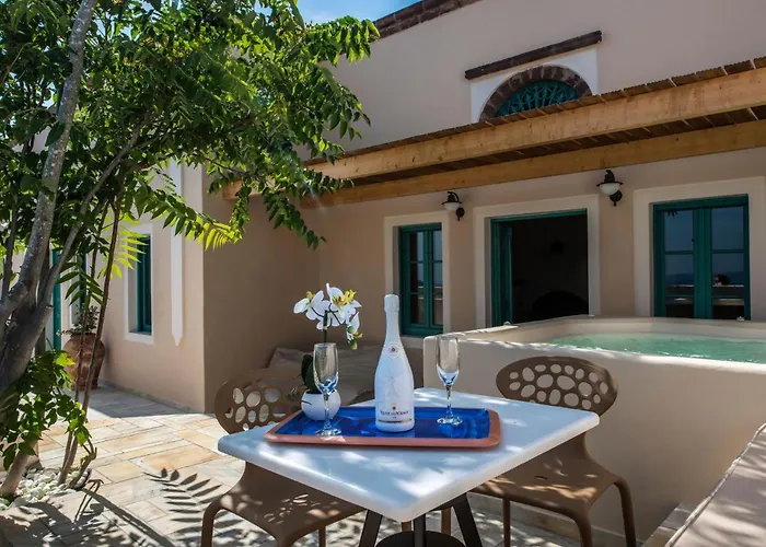 Magnificent Santorini 3 Bedrooms Royal Beautiful Caldera View Villa Oia